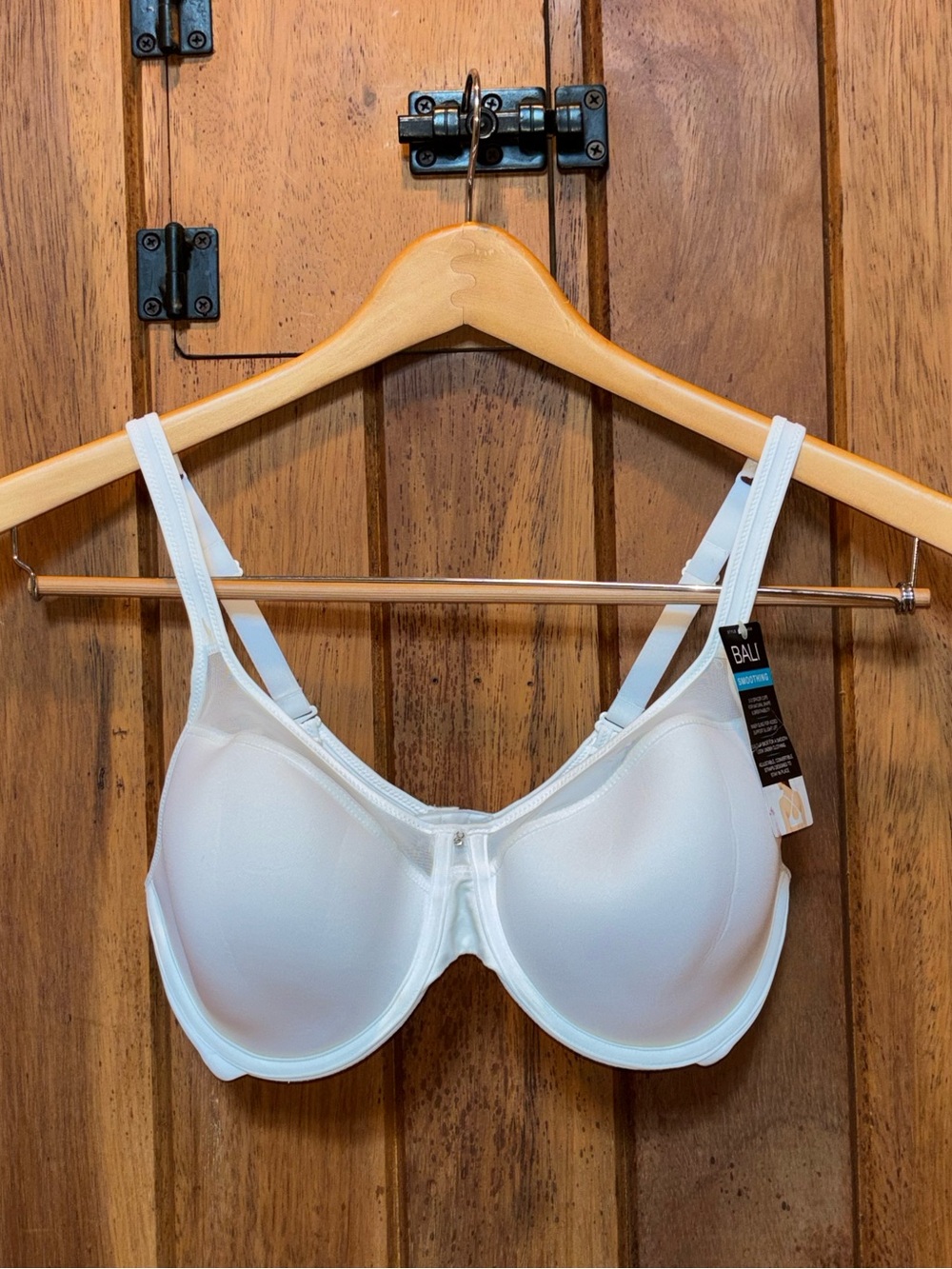 Bali White Seamless Underwire T‑Shirt Bra
